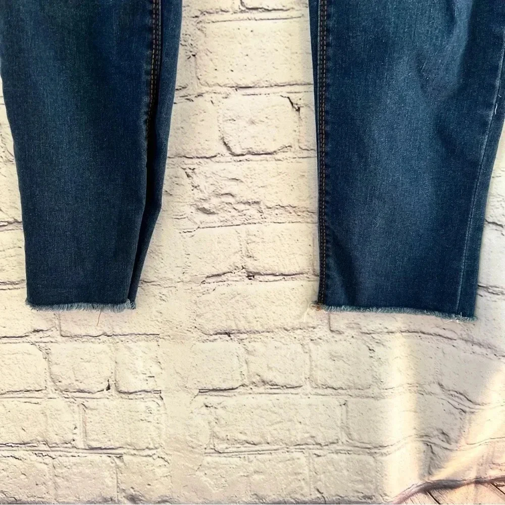 Natural Reflections Women’s Ankle Skinny Distressed Denim Jeans Raw‎ Hem Size 8